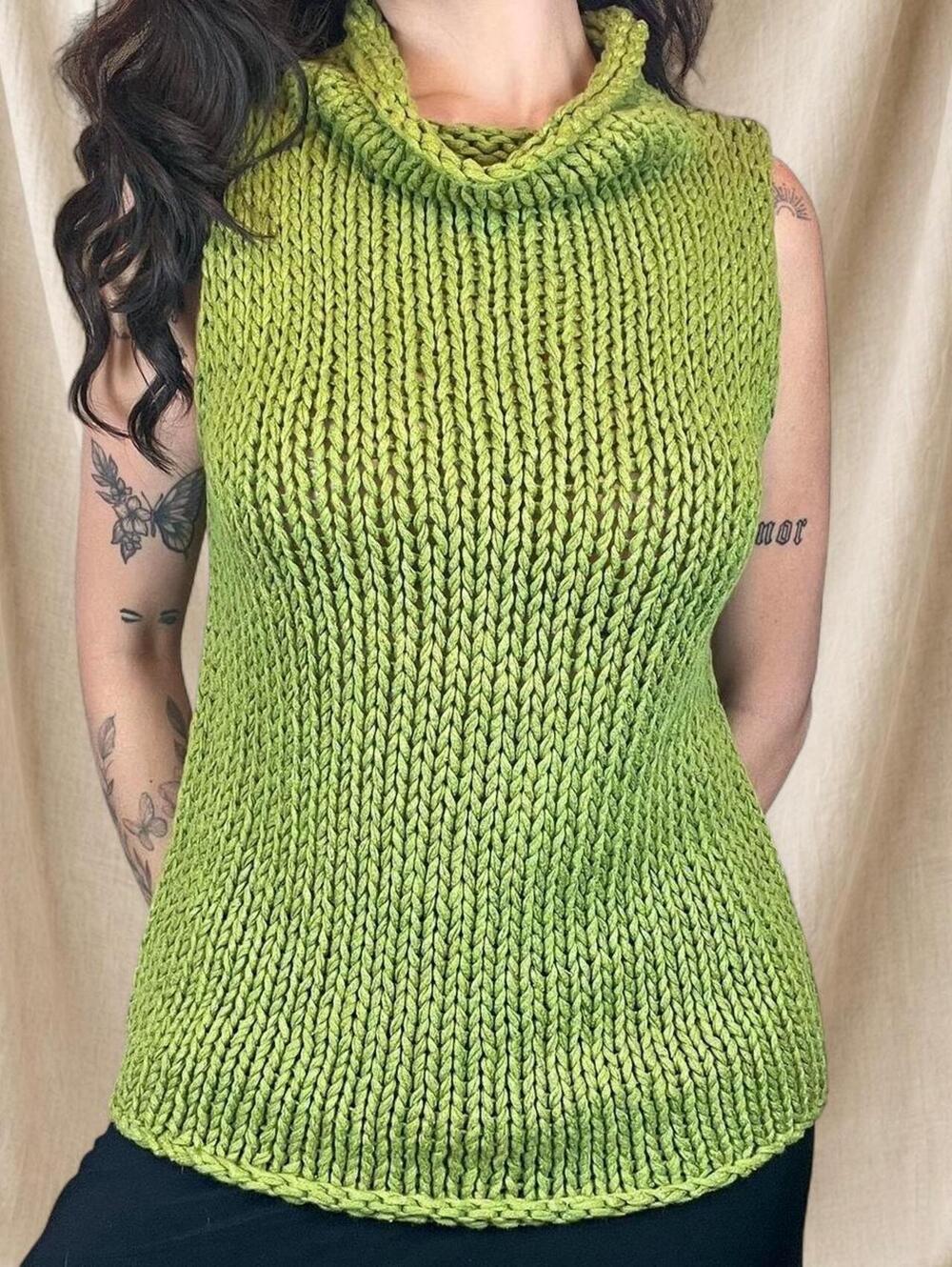 Green chunky knit turtleneck sweater top